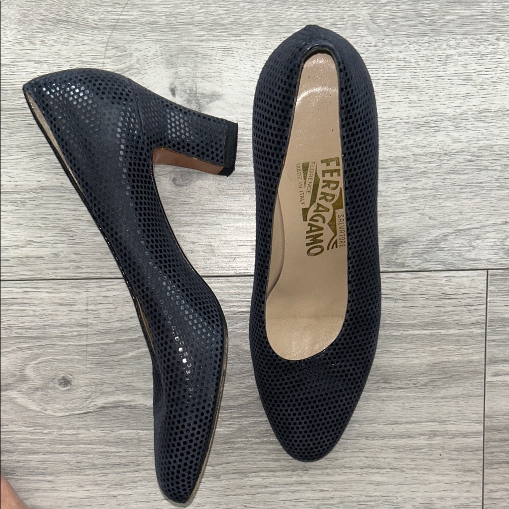 Salvatore Ferragamo Vintage Women's Perforated Dark Blue Heels Sz 6